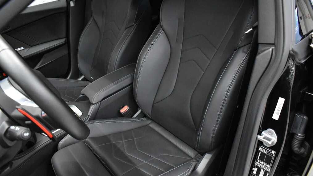 BMW Serii 2, 235