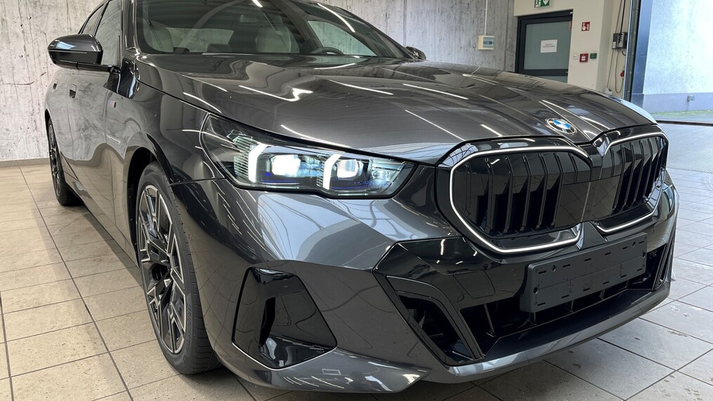 BMW Serii 5, 520