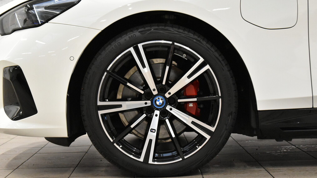 BMW Serii 5, 530