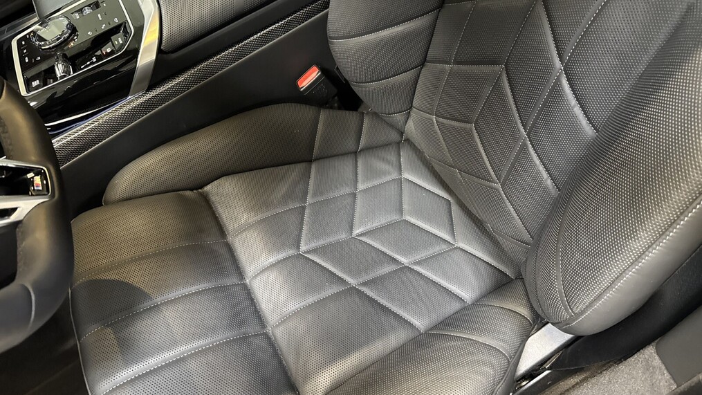 BMW Serii 7, 740