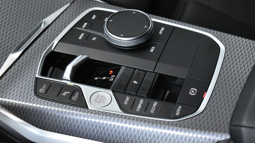 BMW Serii 3, 320