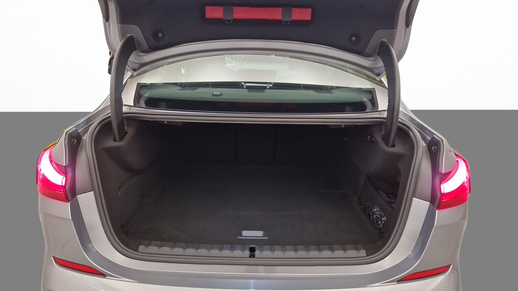 BMW Serii 2, 218