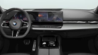 BMW Serii 5, 520