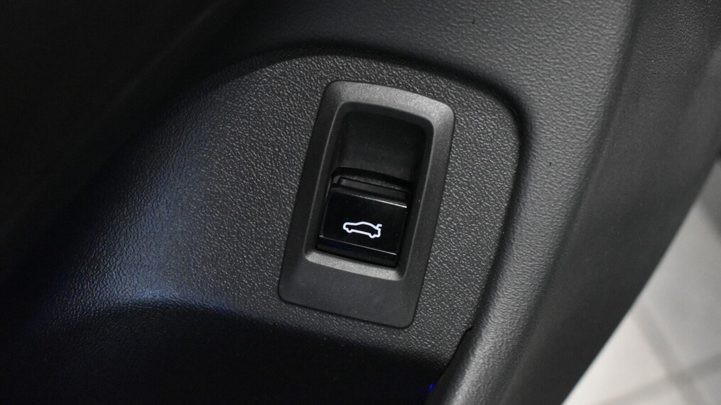 BMW Serii 5, 520