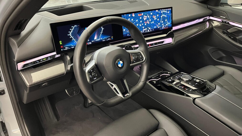 BMW Serii 5, 520