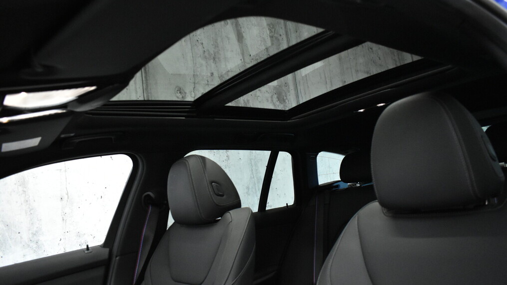BMW Serii 3, 330