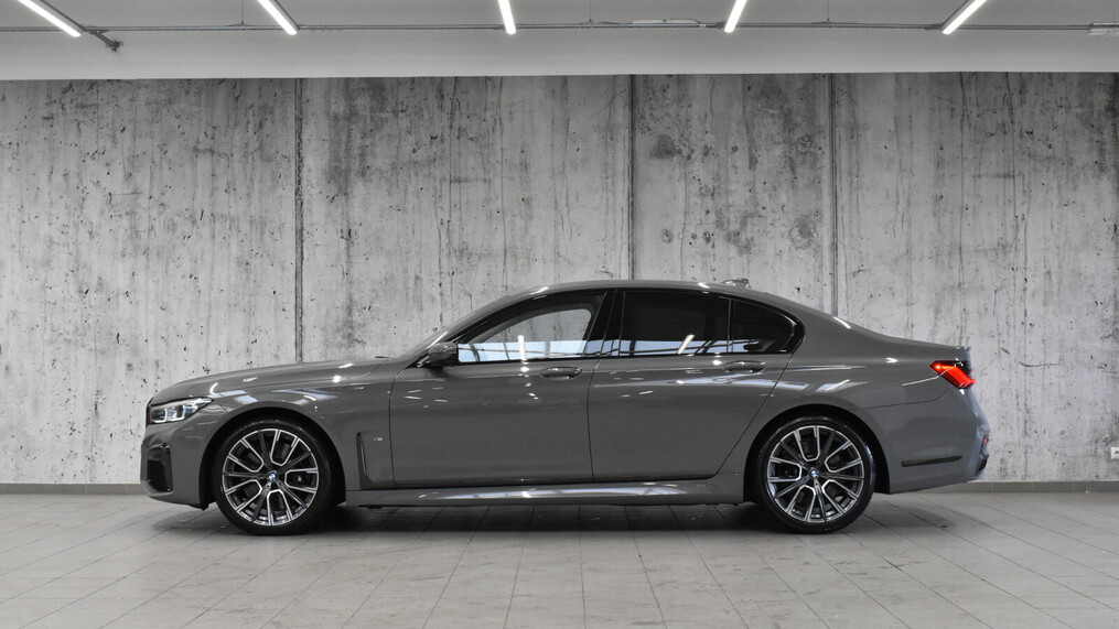 BMW Serii 7, 740