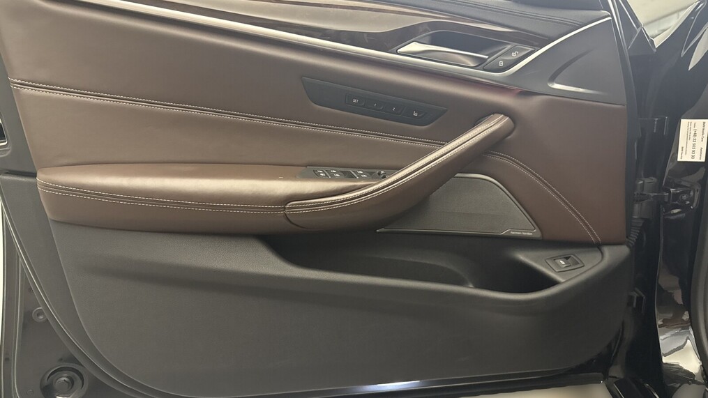 BMW Serii 5, 530