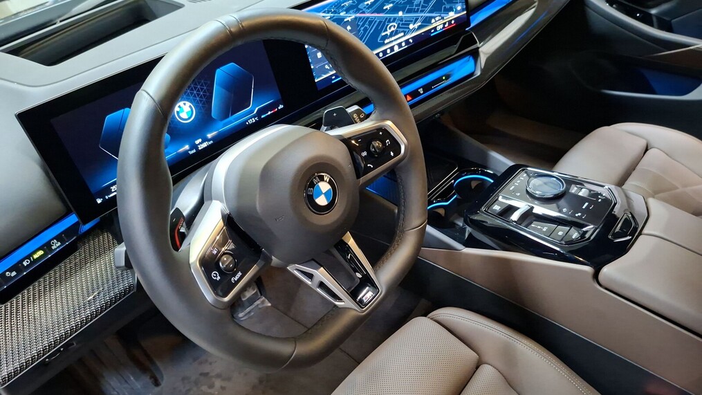 BMW Serii 5, 520
