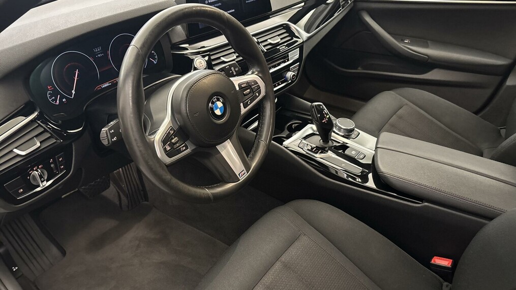 BMW Serii 5, 518