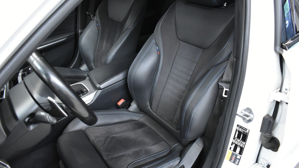 BMW Serii 3, 330