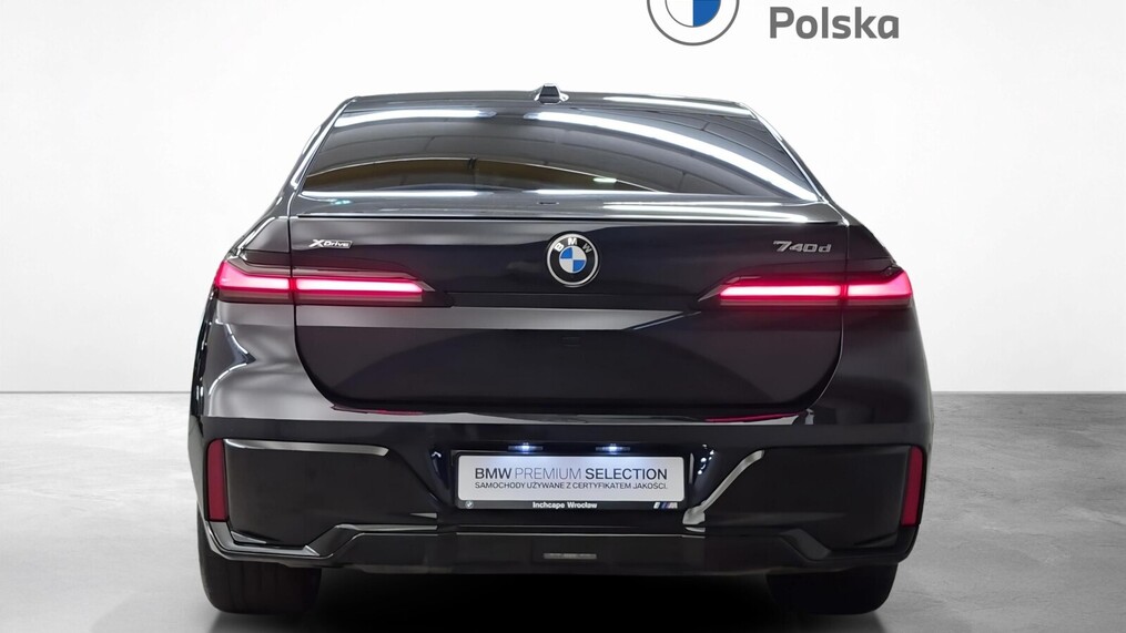BMW Serii 7, 740