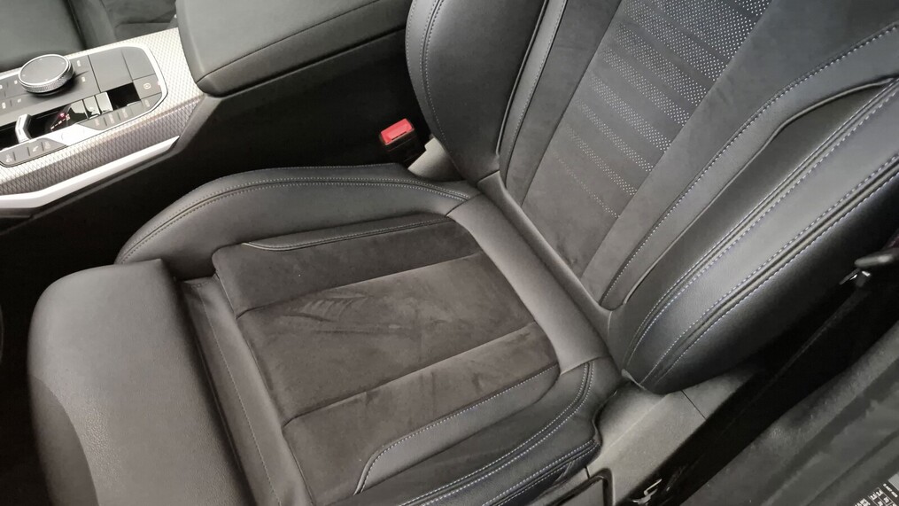 BMW Serii 3, 330
