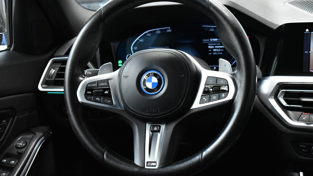 BMW Serii 3, 330