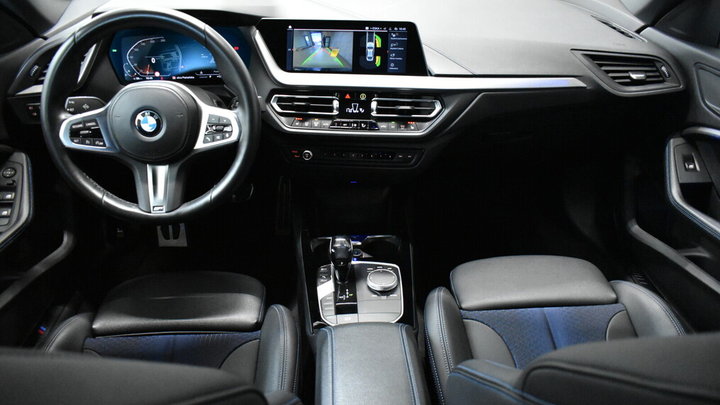 BMW Serii 2, 218