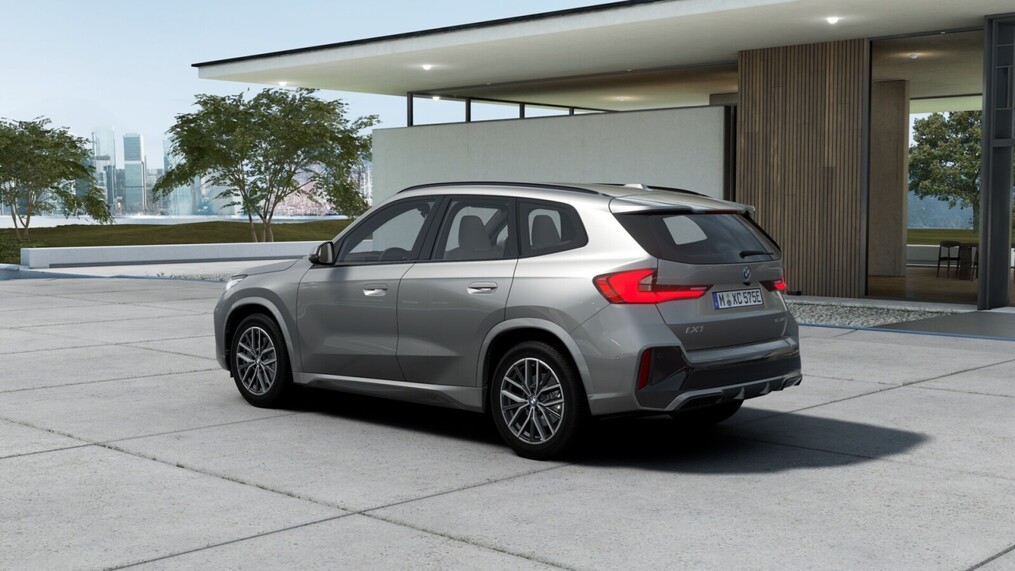 BMW iX1