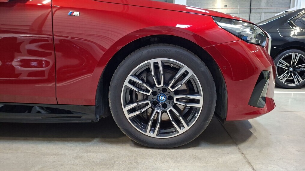 BMW Serii 5, 550
