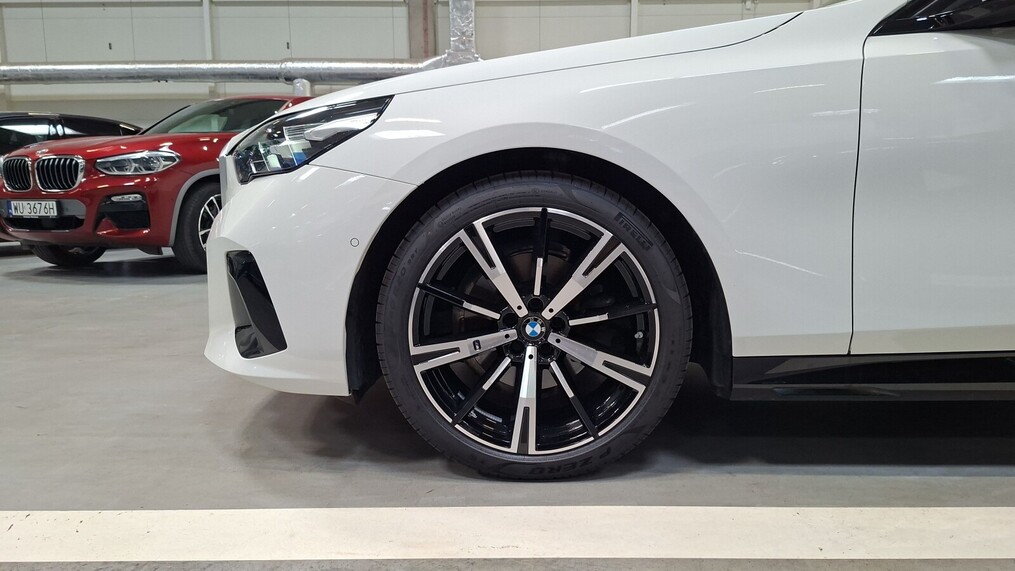 BMW Serii 5, 520