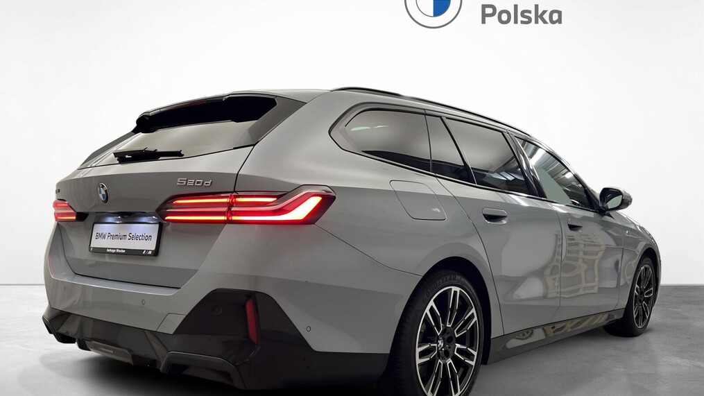 BMW Serii 5, 520