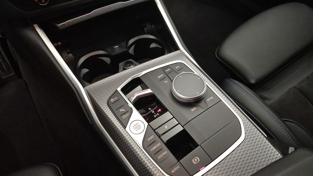 BMW Serii 3, 330