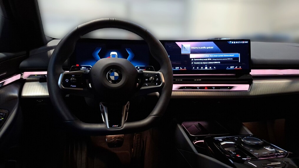 BMW Serii 5, 520