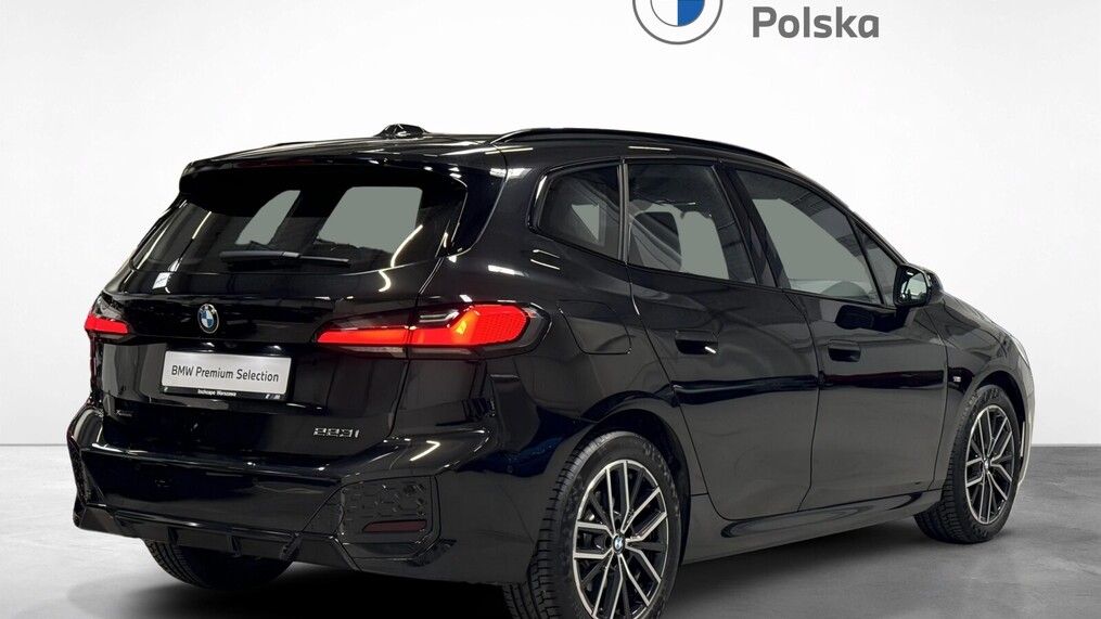BMW Serii 2, 223