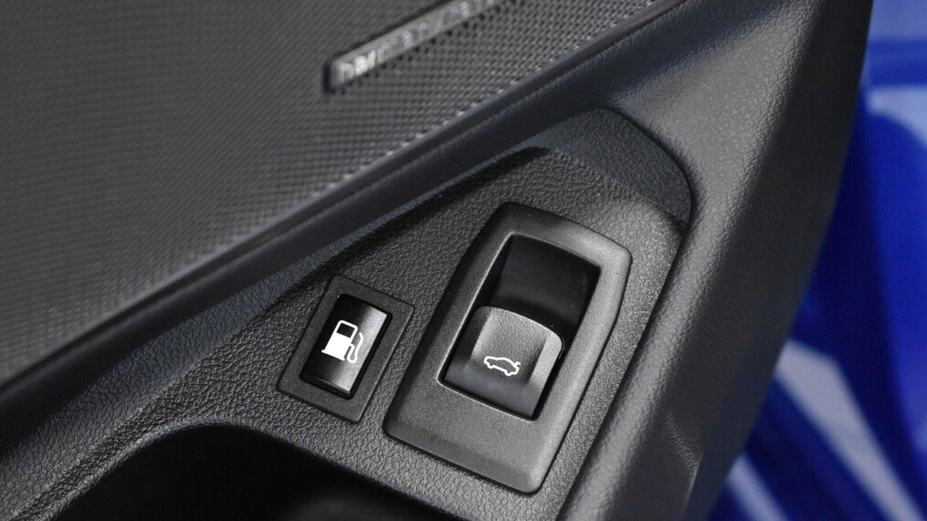 BMW Serii 3, 330