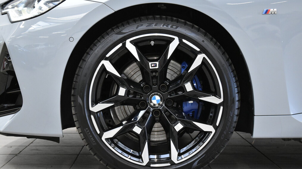 BMW Serii 2, 240