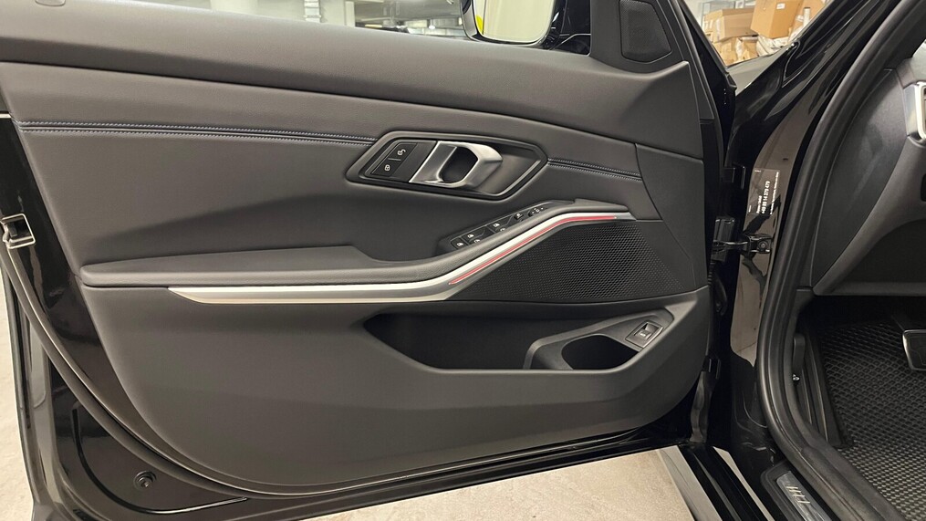 BMW Serii 3, 320