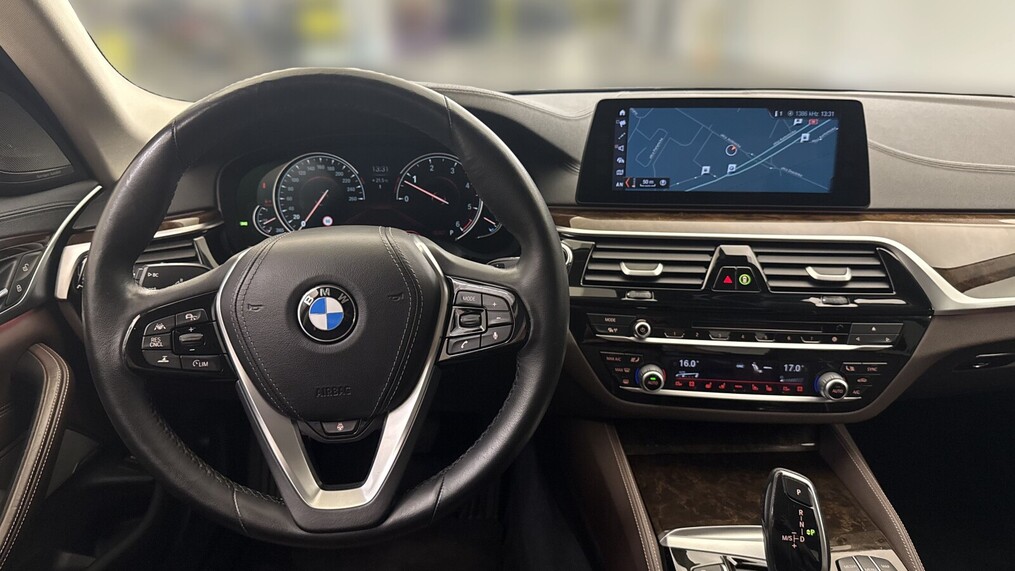 BMW Serii 5, 530