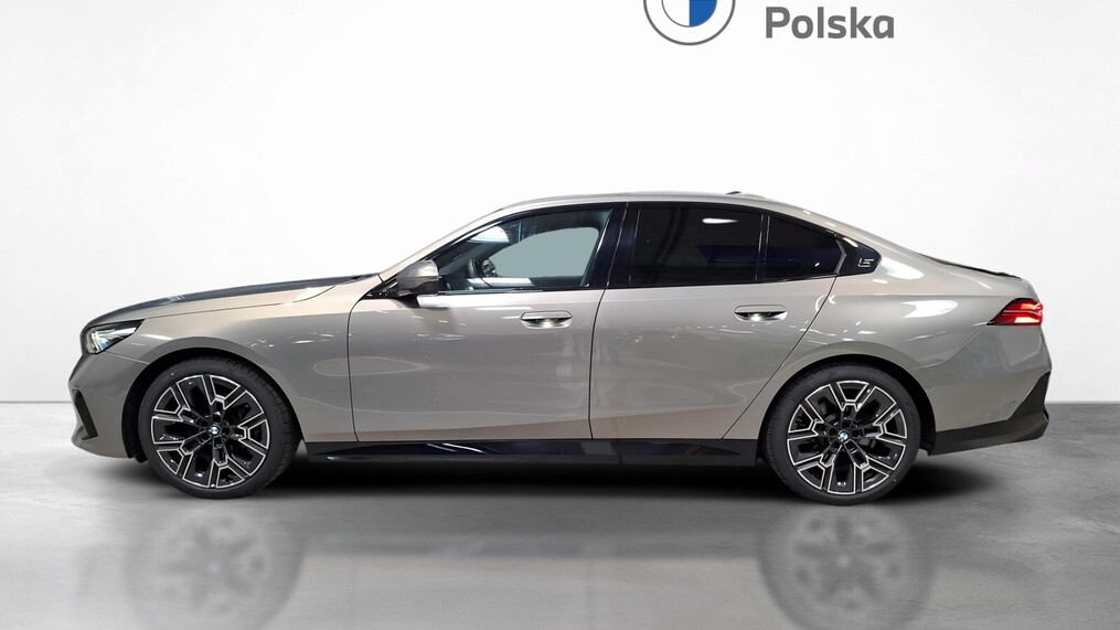 BMW Serii 5, 520