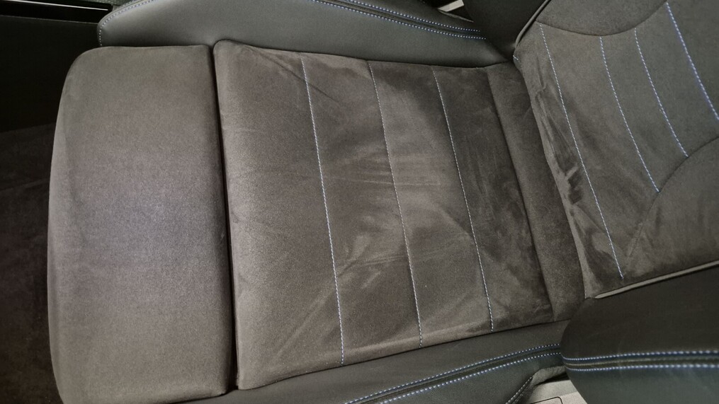 BMW Serii 2, 218