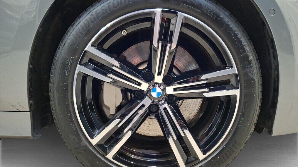BMW Serii 3, 330