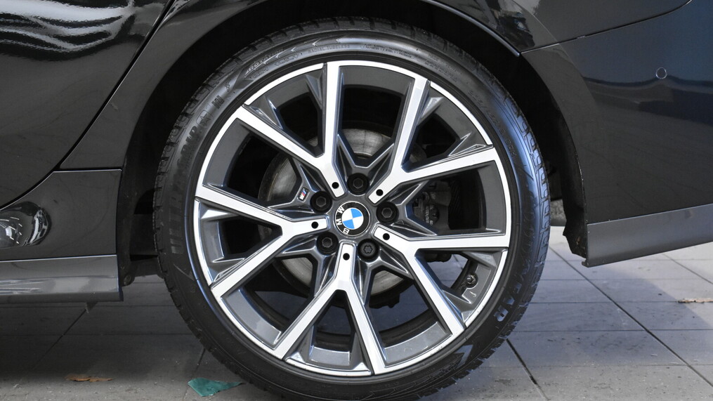 BMW Serii 2, 218