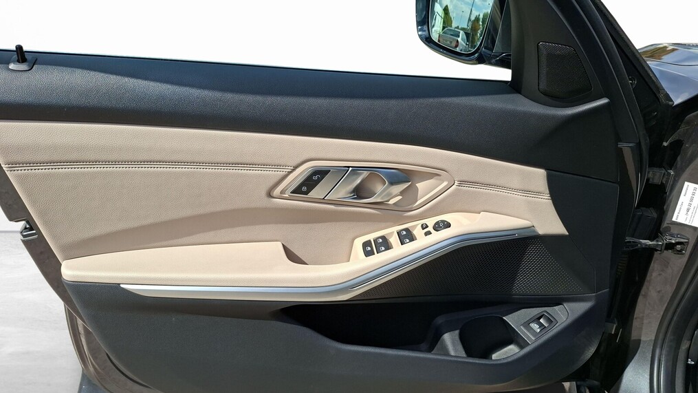 BMW Serii 3, 320
