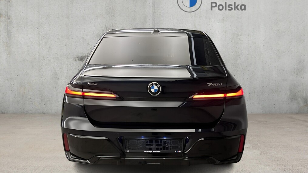 BMW Serii 7, 740