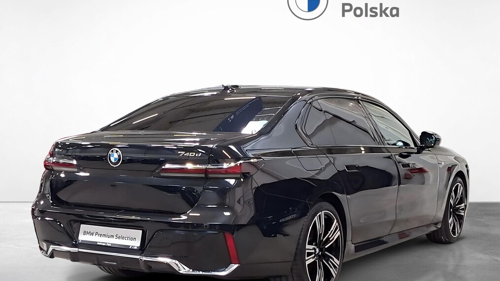 BMW Serii 7, 740