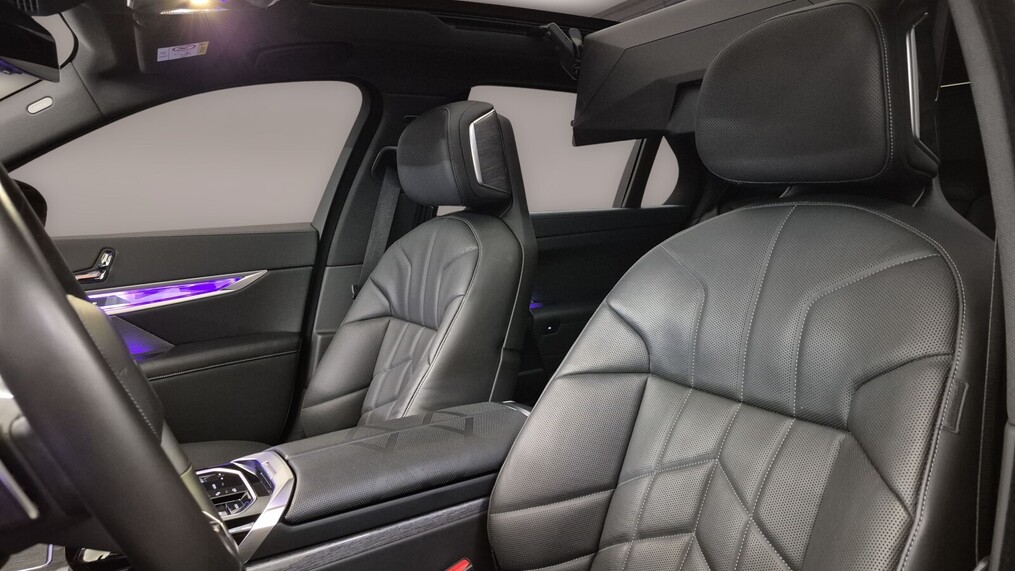 BMW Serii 7, 740