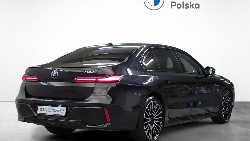 BMW Serii 7, 740