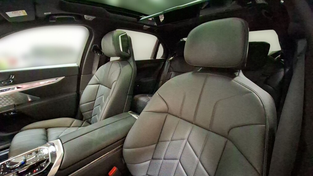 BMW Serii 7, 740