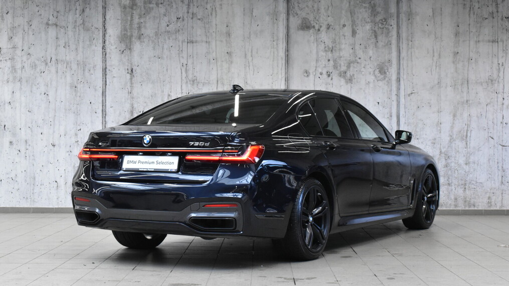 BMW Serii 7, 730