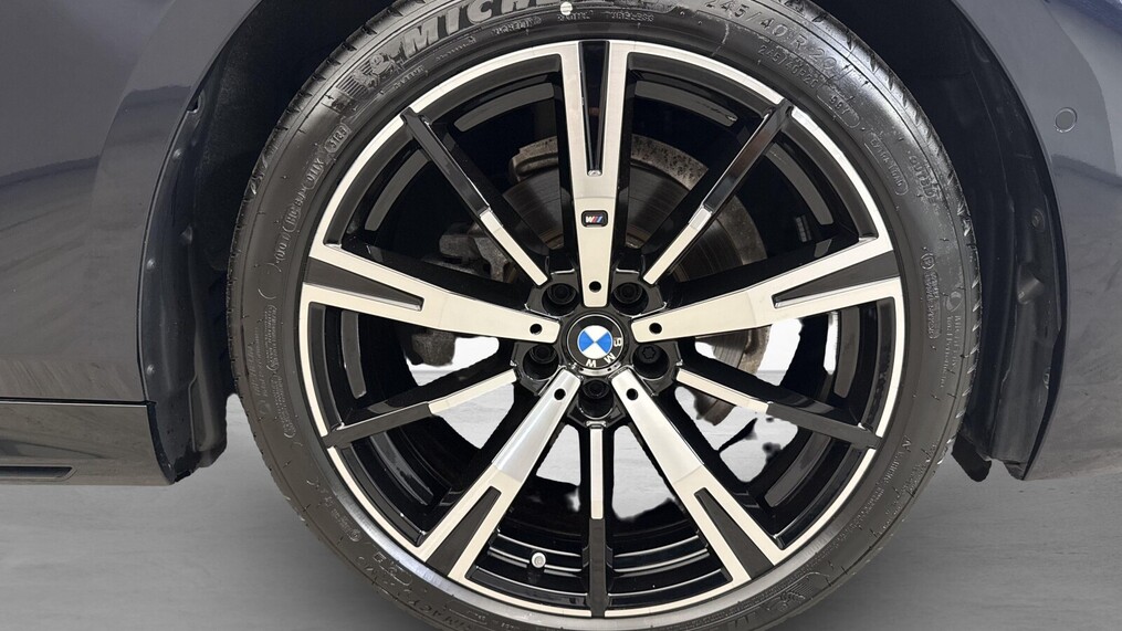 BMW Serii 5, 520