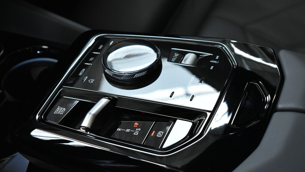 BMW Serii 5, 530