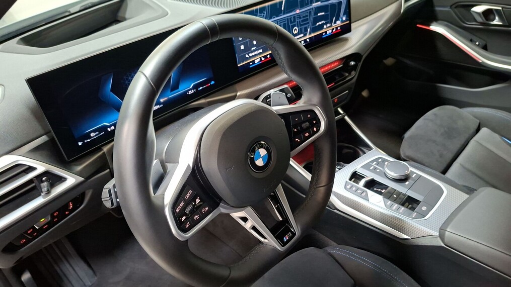 BMW Serii 3, 330