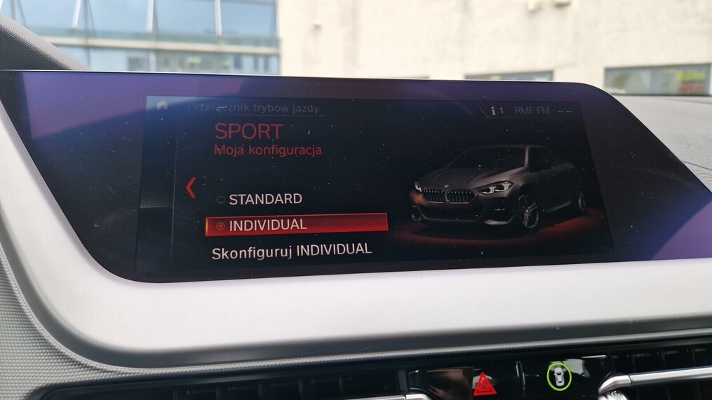 BMW Serii 2, 218