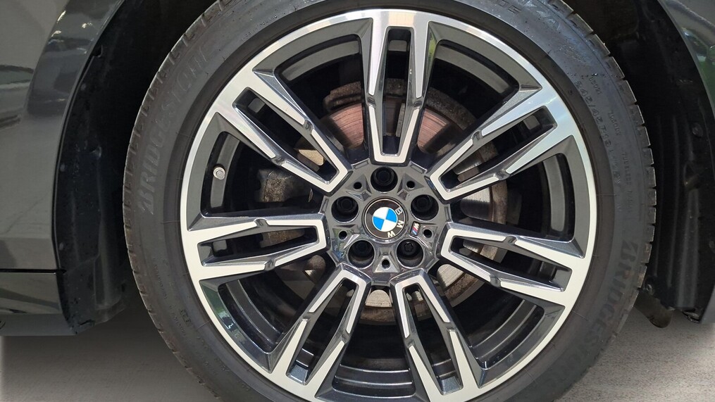 BMW Serii 5, 520