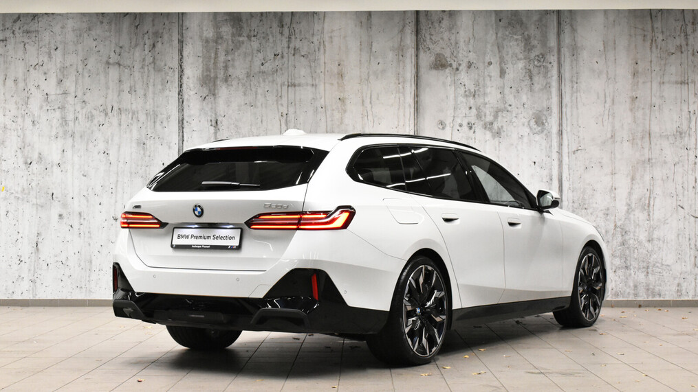 BMW Serii 5, 520