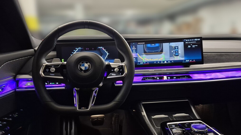 BMW Serii 7, 740