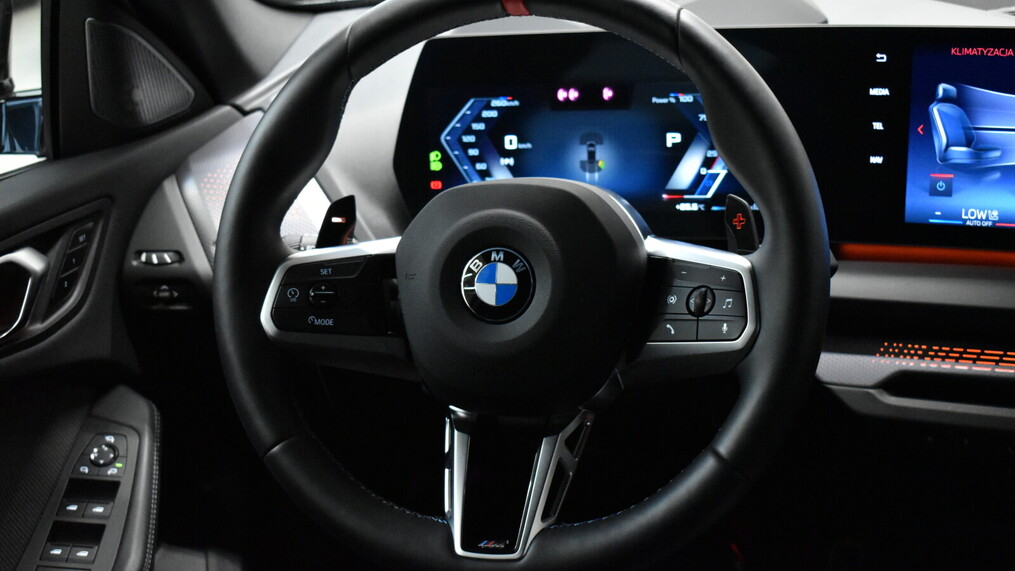 BMW Serii 2, 235