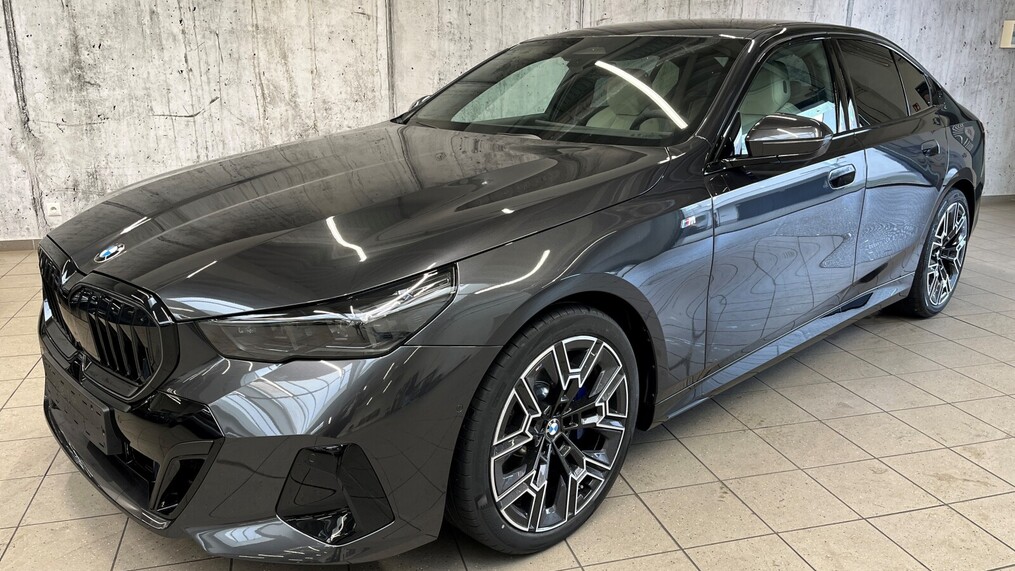BMW Serii 5, 520